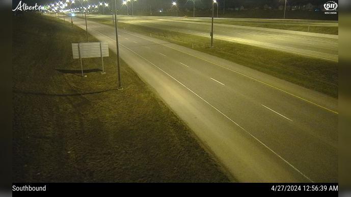 Traffic Cam Auburn Bay: Stoney Trail South and Hwy 2 Southeast Player