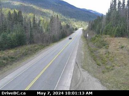 Hwy-16, about 400 m east of the Slim Creek Rest Area, looking west. (elevation: 726 metres) Traffic Camera