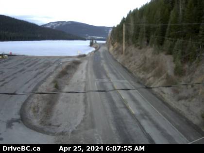 Traffic Cam Hwy-26, near Wells, about 78 km east of Quesnel, looking west. (elevation: 1202 metres) Player