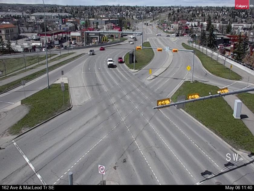 Macleod Trail S / 162 Avenue SE (West intersection) Traffic Camera