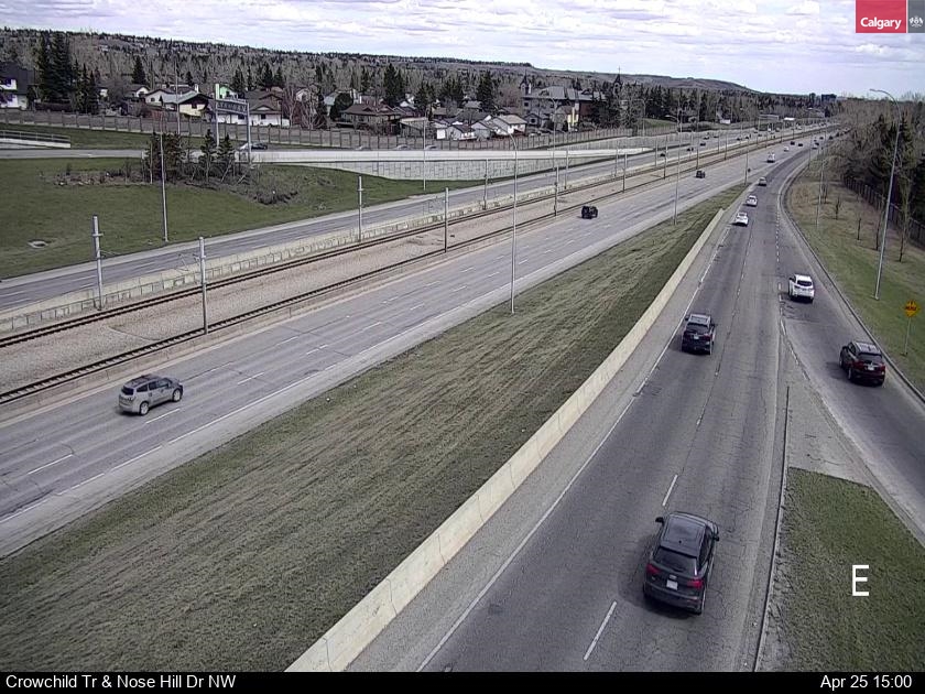 Traffic Cam Crowchild Trail / Nosehill Drive NW Player
