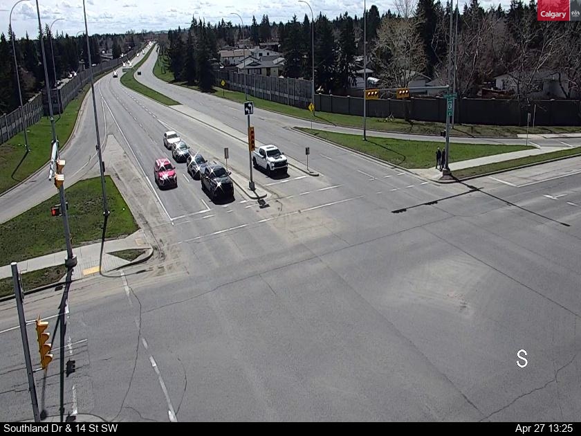 Traffic Cam Southland Drive / 14 Street SW Player