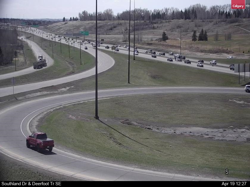 Traffic Cam Southland Drive / Deerfoot Trail SE Player