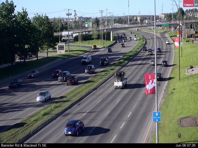 Traffic Cam Bannister Road / Macleod Trail S Player