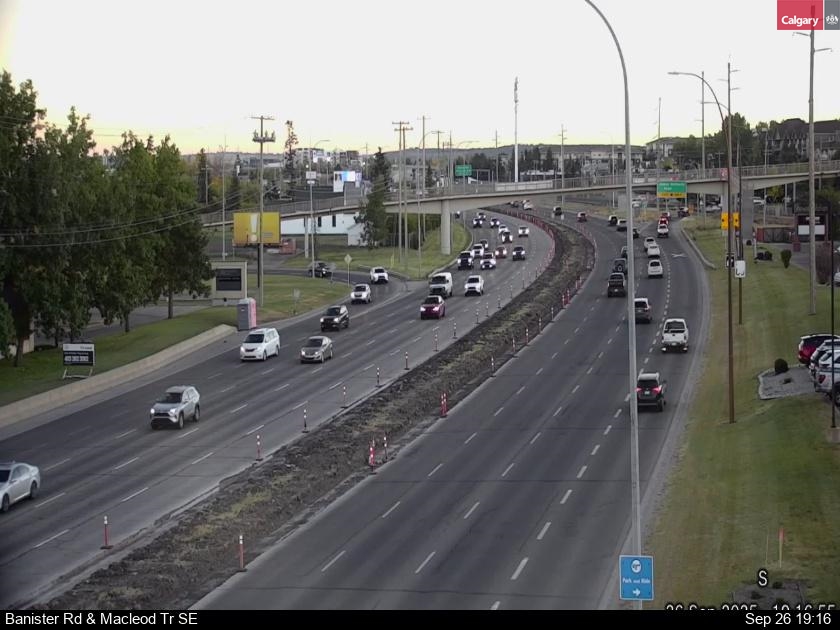 Traffic Cam Bannister Road / Macleod Trail S Player