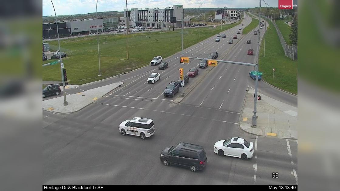 Traffic Cam East Fairview Industrial: Heritage Drive - Blackfoot Trail SE Player