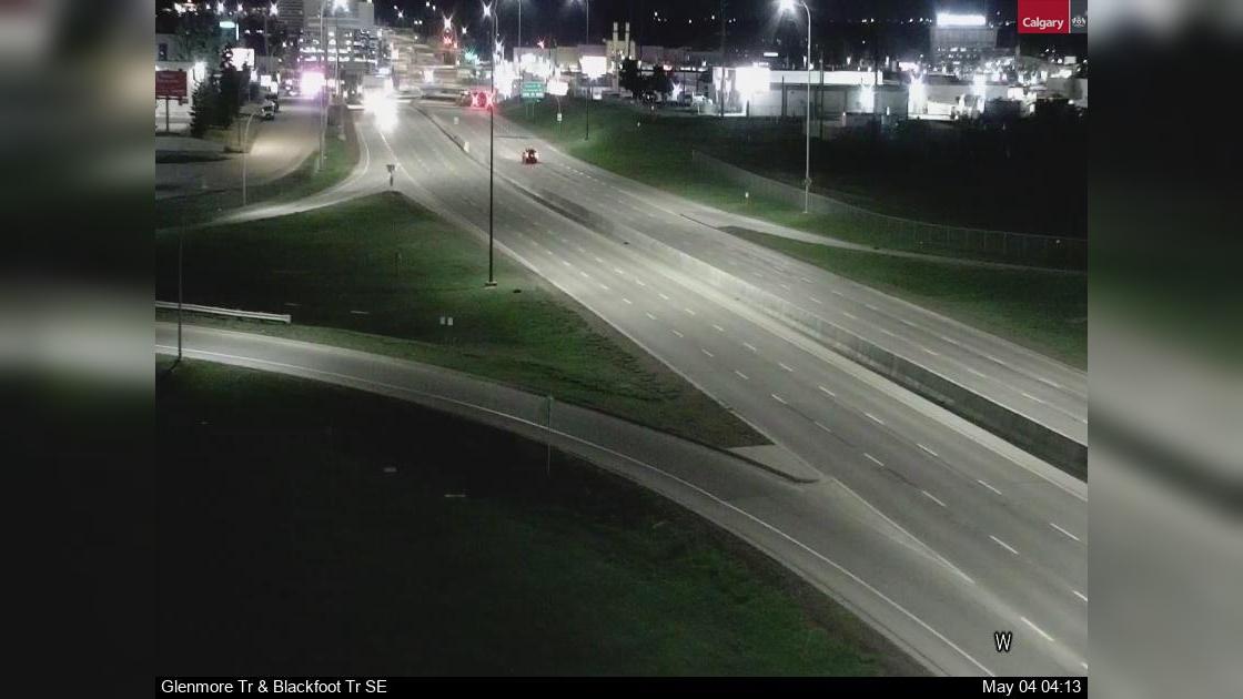 Traffic Cam Fairview Industrial: Glenmore Trail - Blackfoot Trail SE Player