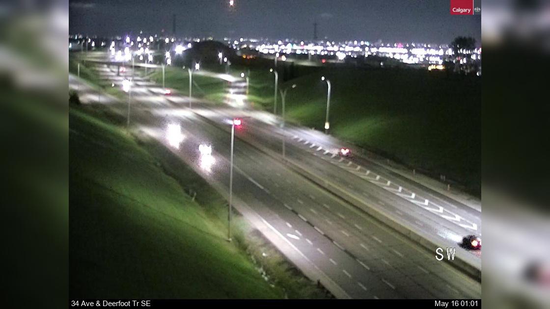 Traffic Cam Dover: 34 Avenue - Deerfoot Trail SE Player