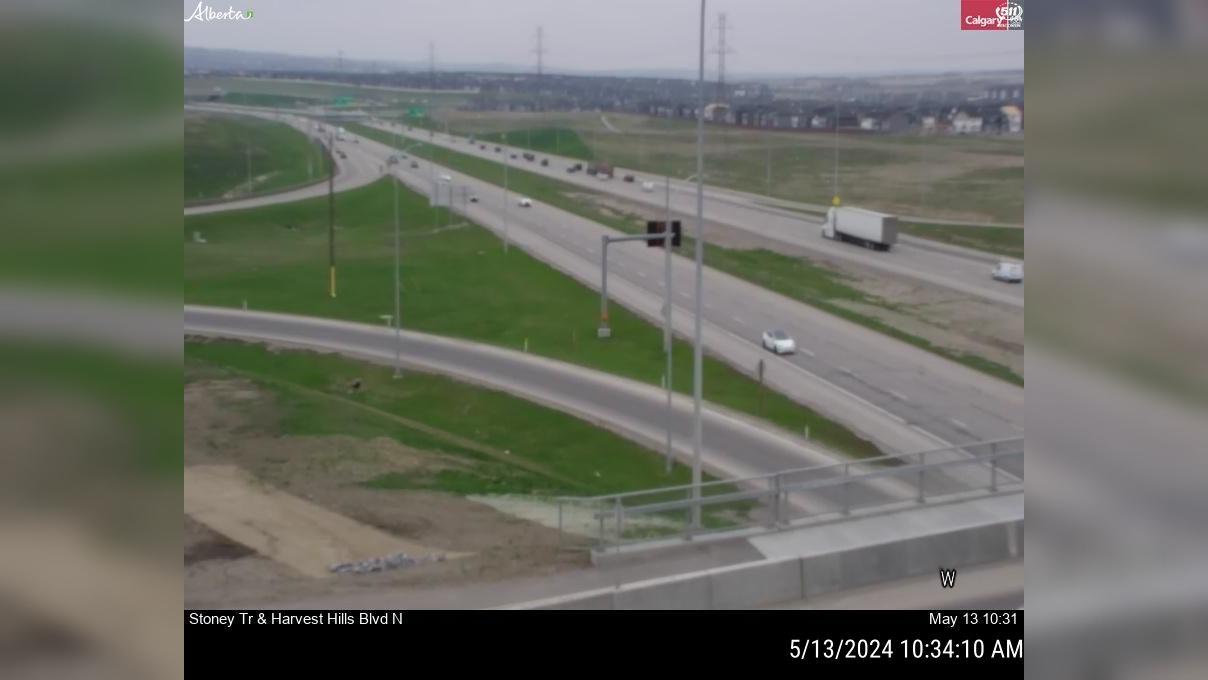 Coventry Hills: Stoney Trail - Harvest Hills Boulevard N (N of S INT) Traffic Camera