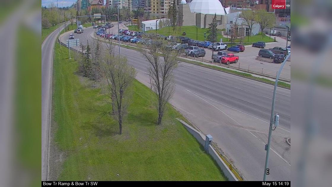 Traffic Cam Downtown West End: Bow Trail - 6 Avenue SW Player