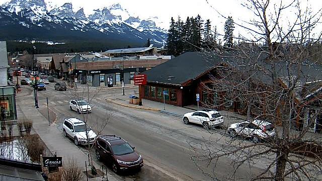 Canmore: Downtown - Mount Rundle from Main Street Traffic Camera
