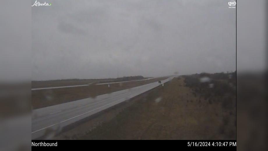 Traffic Cam Wood Buffalo: Hwy 63: approx. 94km S of Fort McMurray near Mariana Lake Player