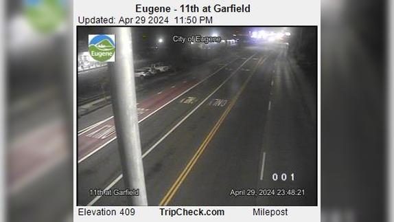 Traffic Cam Bethel: Eugene - 11th at Garfield Player