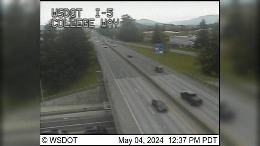 Mount Vernon › South: I-5 at MP 227.7: College Way Traffic Camera