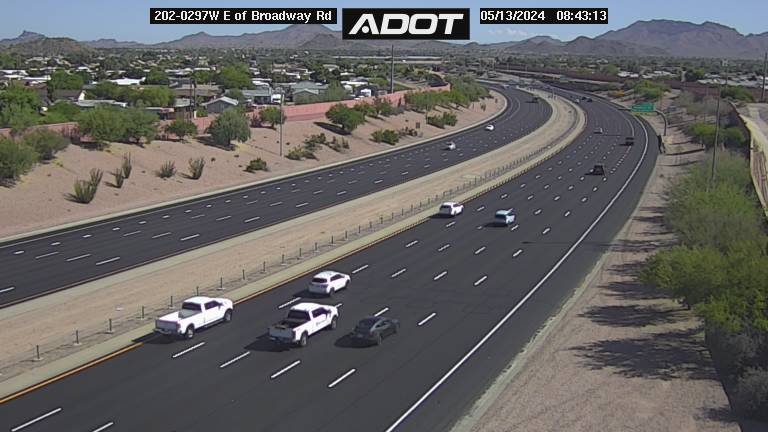 Traffic Cam L-202 WB 29.73 @E of Broadway -  Westbound Player