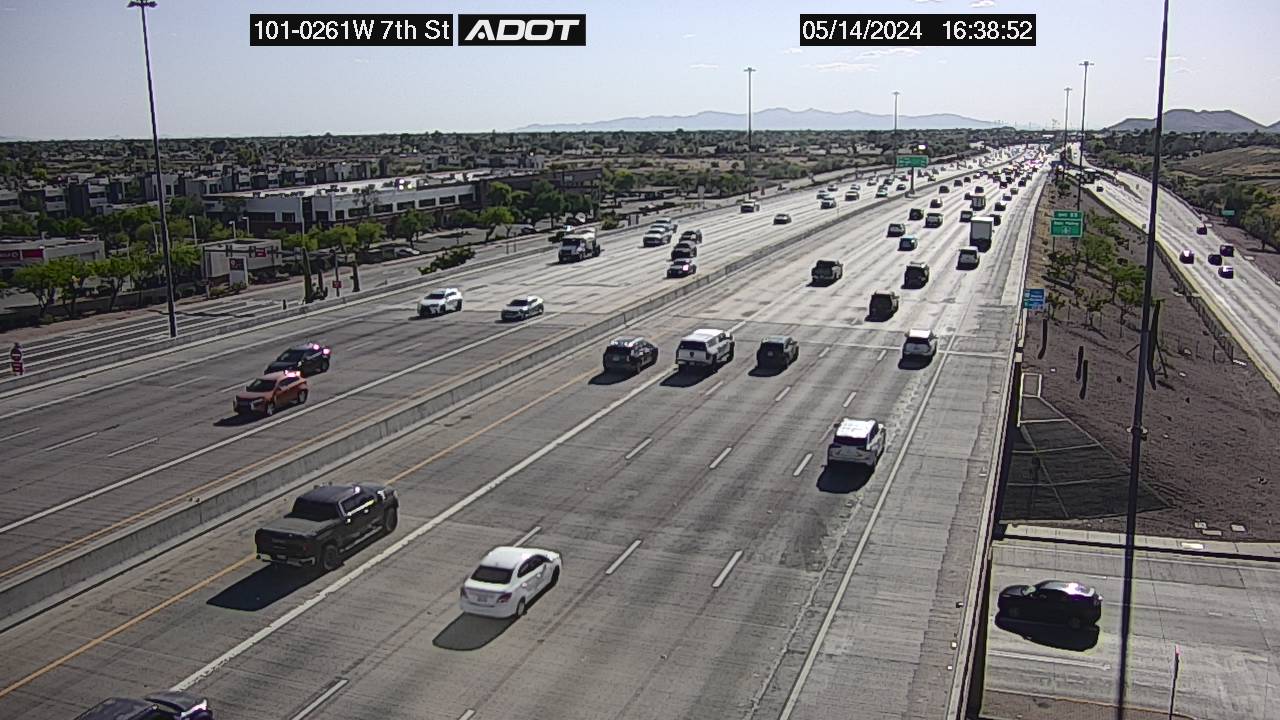 Traffic Cam L-101 WB 26.16 @7th St. -  Westbound Player