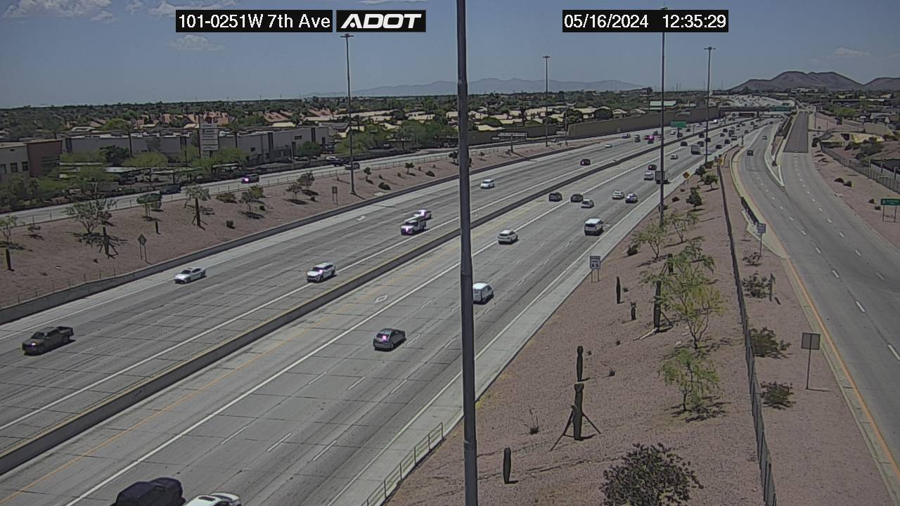 Traffic Cam L-101 WB 25.17 @7th Ave -  Westbound Player