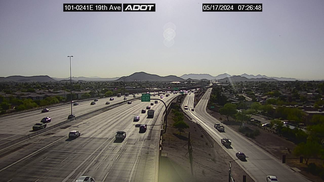 Traffic Cam L-101 EB 24.15 @19th Ave -  Eastbound Player