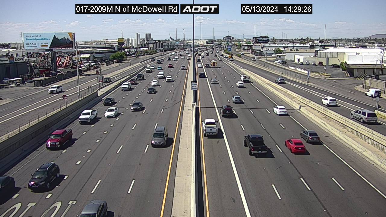 Traffic Cam I-17 M 200.94 @N of McDowell      -       Player