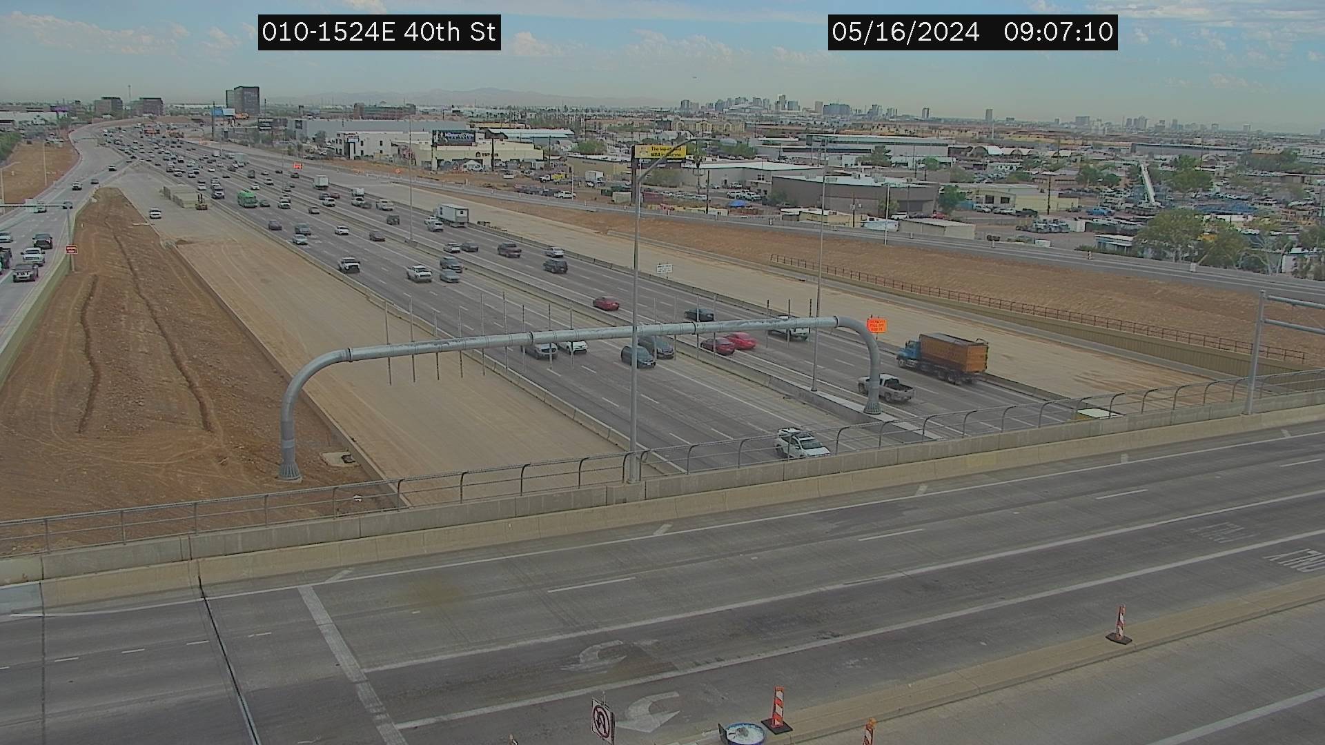 Traffic Cam I-10 WB 151.75 @E of 32nd St -  Westbound Player