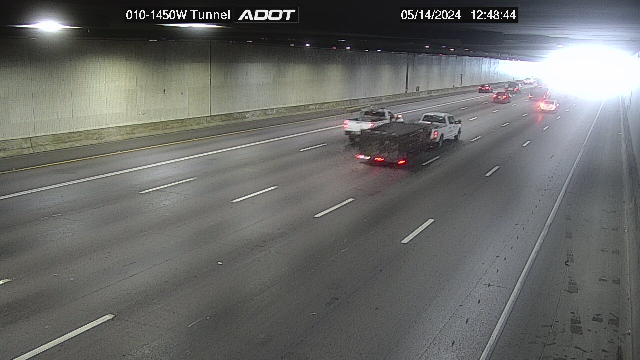 Traffic Cam I-10 WB 145.08 @Tunnel -  Westbound Player