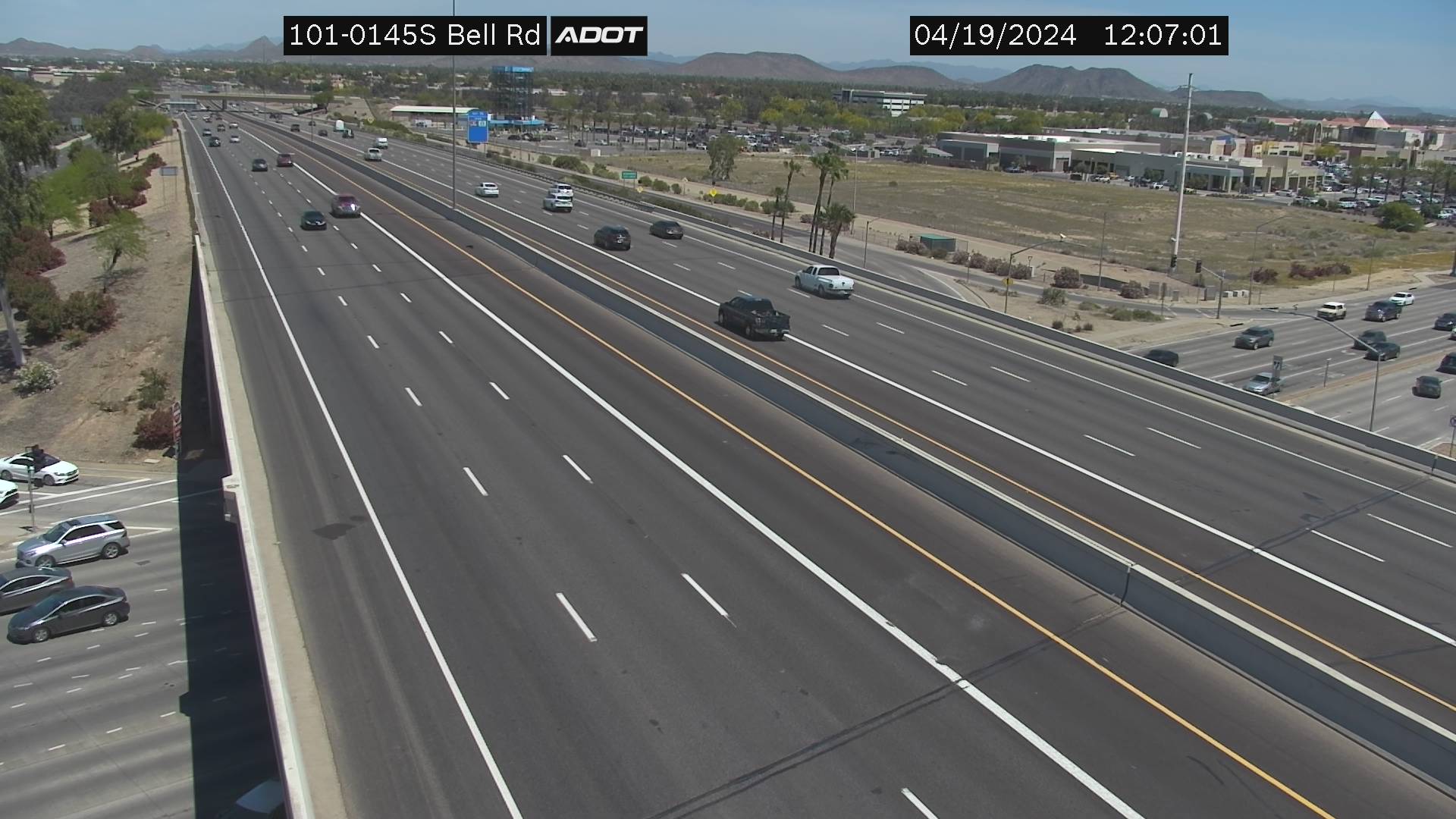 Traffic Cam L-101 SB 14.57 @Bell -  Southbound Player