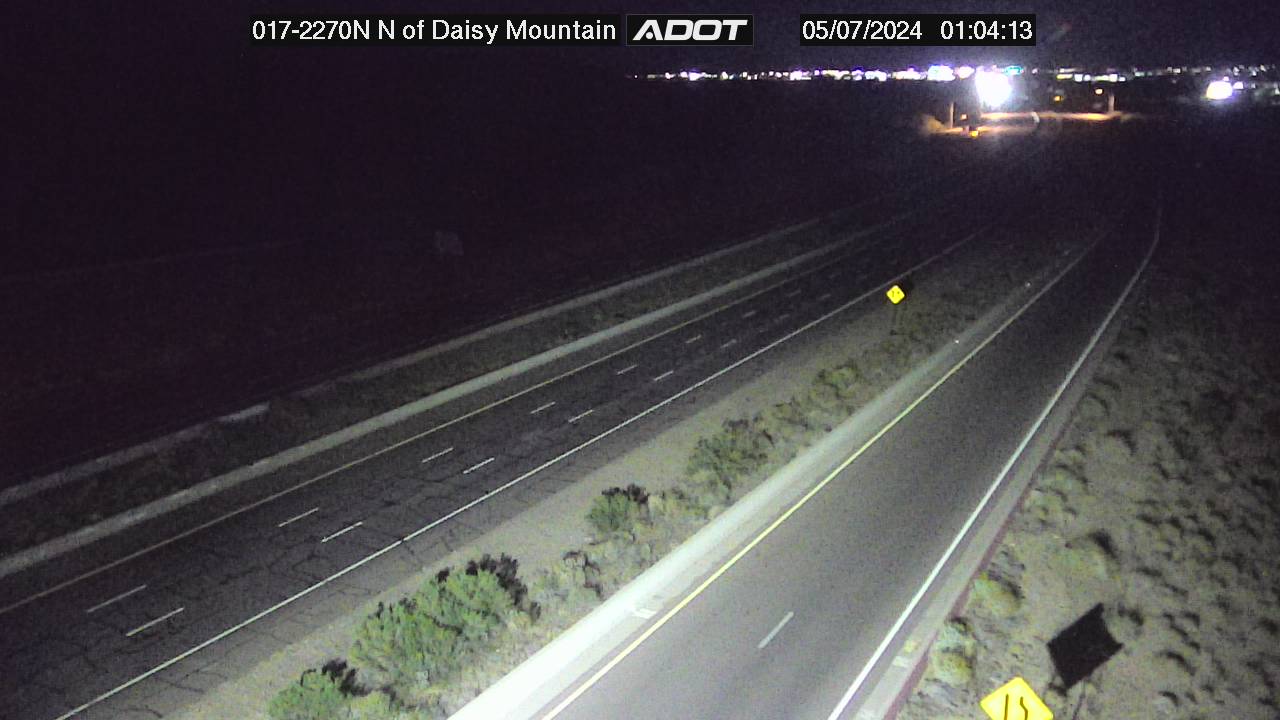 Traffic Cam I-17 NB 227.08 @N of Daisy Mtn -  Northbound Player