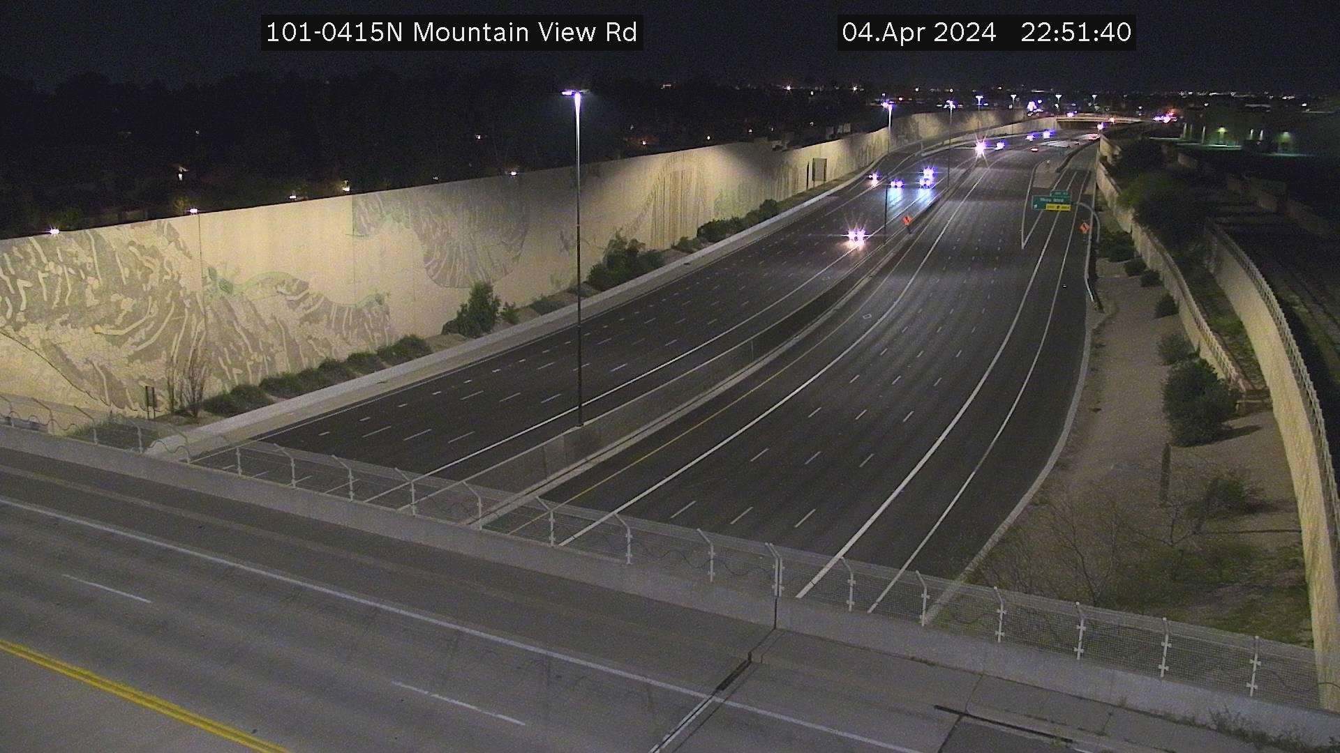 Traffic Cam Country Horizons › North: L-101 NB 41.58 @Mountain View Player