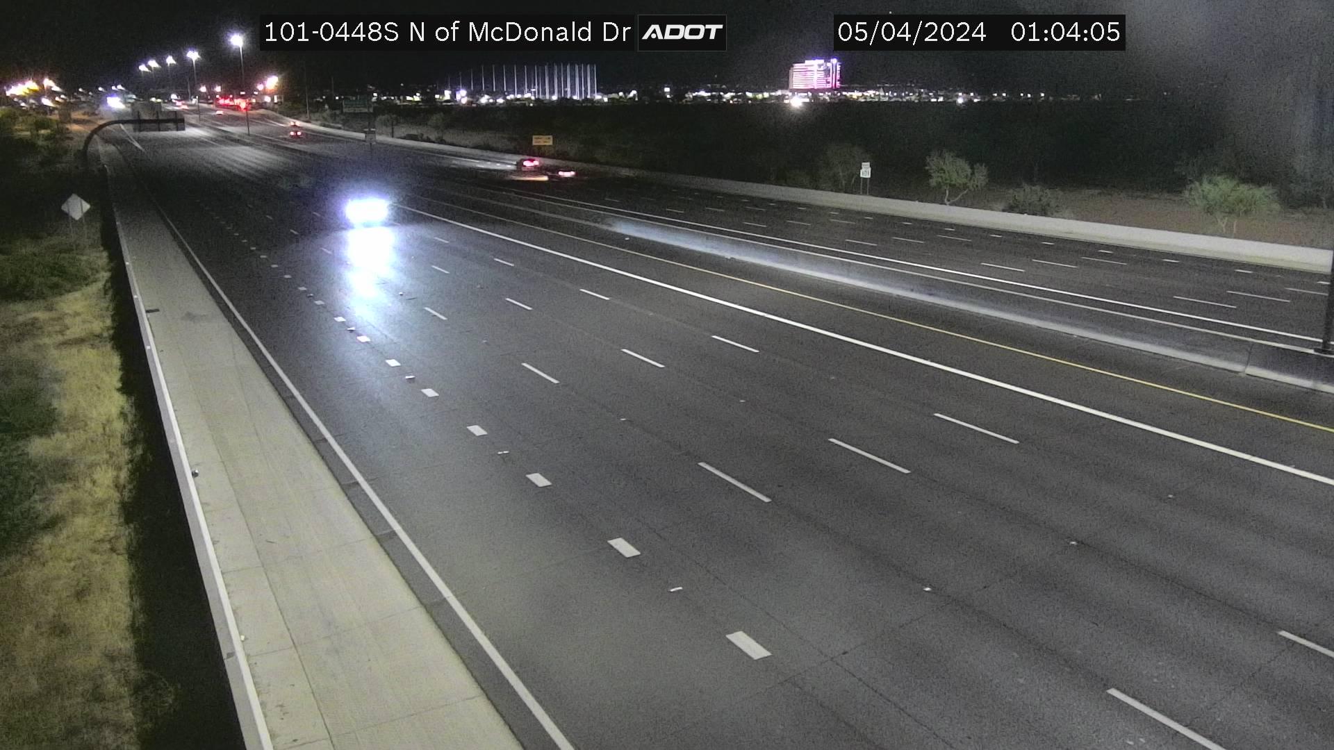 Traffic Cam Paradise Valley › South: L-101 SB 44.88 @N of McDonald Player