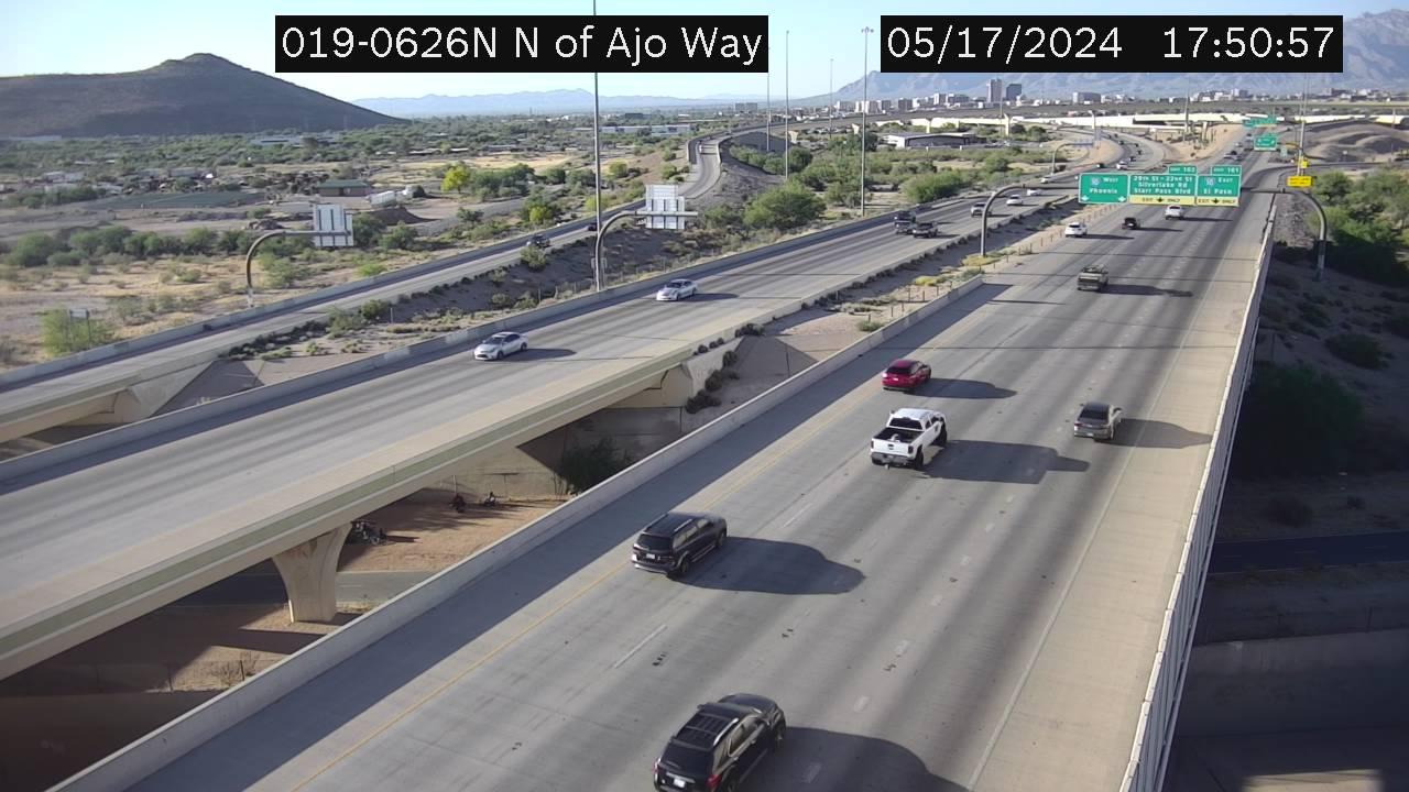 Traffic Cam Tucson › North: I-19 NB 62.68 @N of Ajo Player
