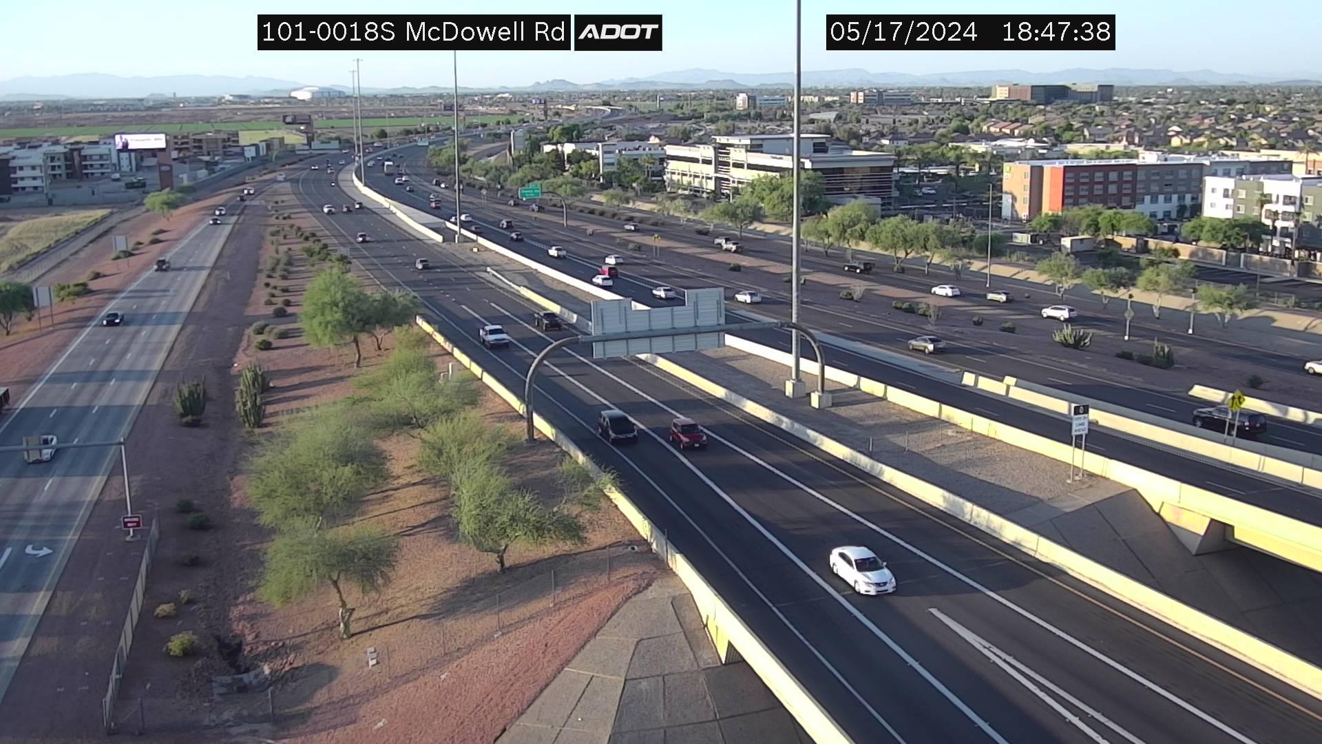 Traffic Cam Tolleson: Loop 101 South at Mcdowell Rd Player