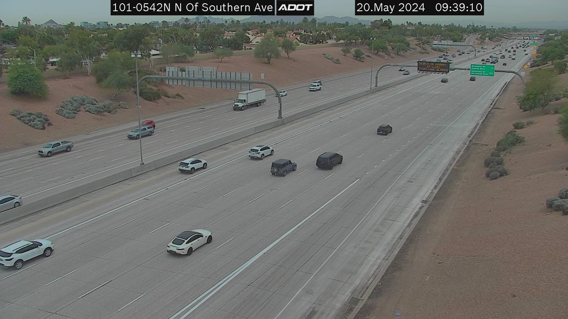 Traffic Cam Tempe › North: L-101 NB 54.23 @N of Southern Player
