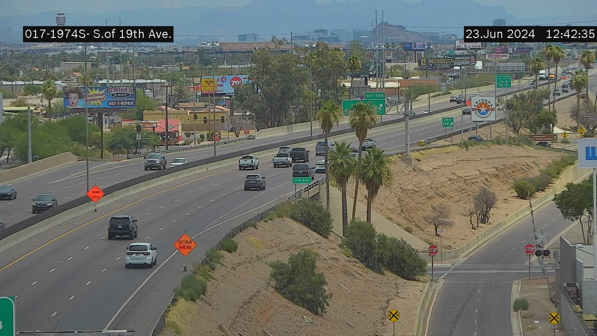 Phoenix › South: I-17 SB 197.42 @S of 19th Ave Traffic Camera