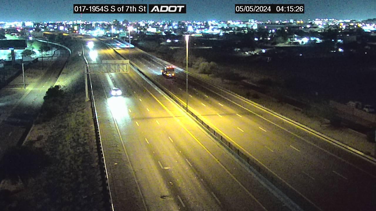 Traffic Cam Central City › South: I-17 SB 195.45 @S of 7th St Player