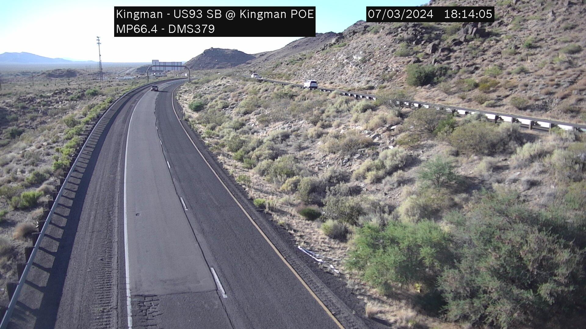 Golden Valley › South: US-93 SB 66.40 @Kingman POE Traffic Camera
