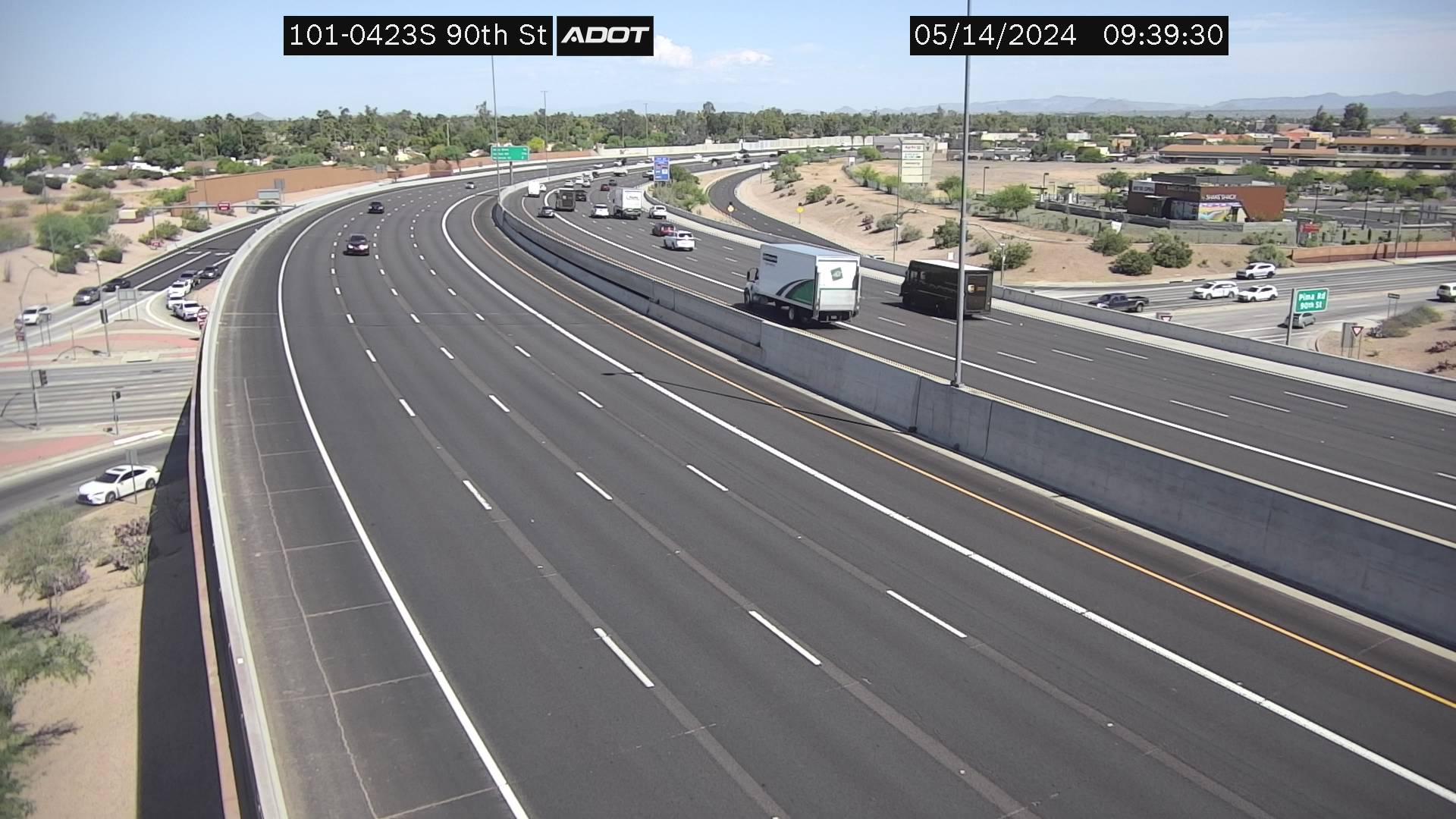 Traffic Cam Paradise Valley › South: I-101 SB 42.30 @90th St Player