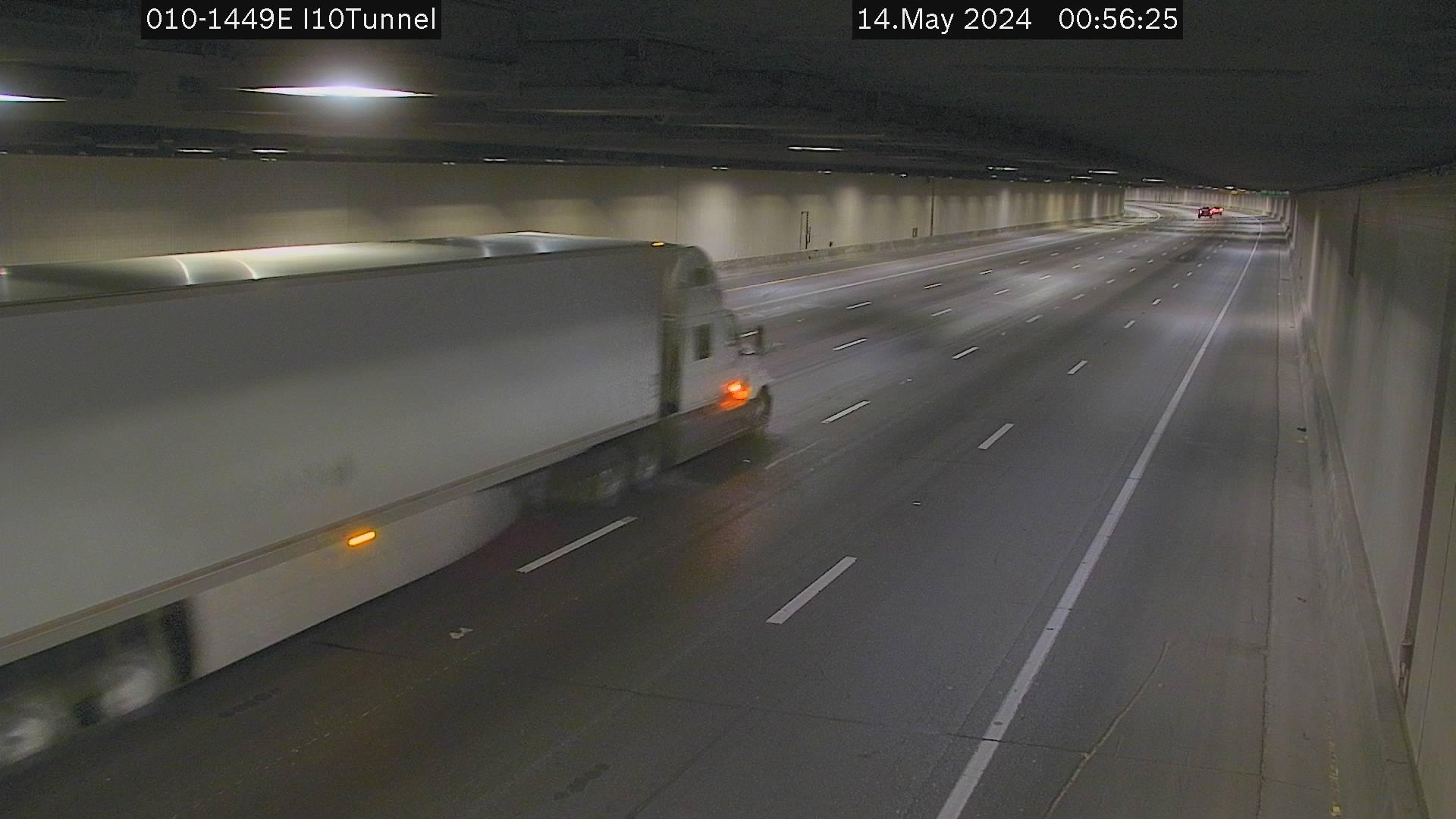 Traffic Cam Phoenix › East: I-10 EB 144.90 @Tunnel Player