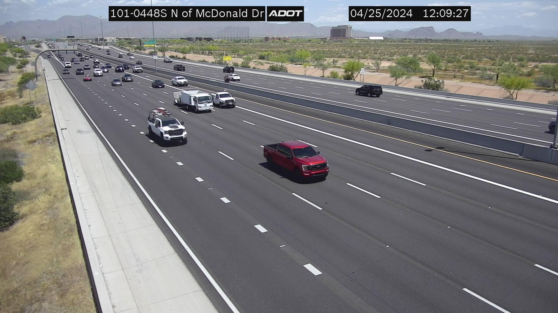 Traffic Cam Scottsdale › South: I-101 SB 44.80 @N of McDonald Dr Player