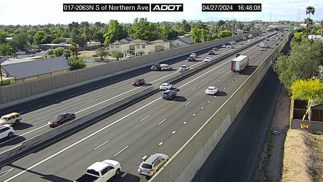 Traffic Cam Phoenix › North: I-17 NB 206.30 @S of Northern Ave Player