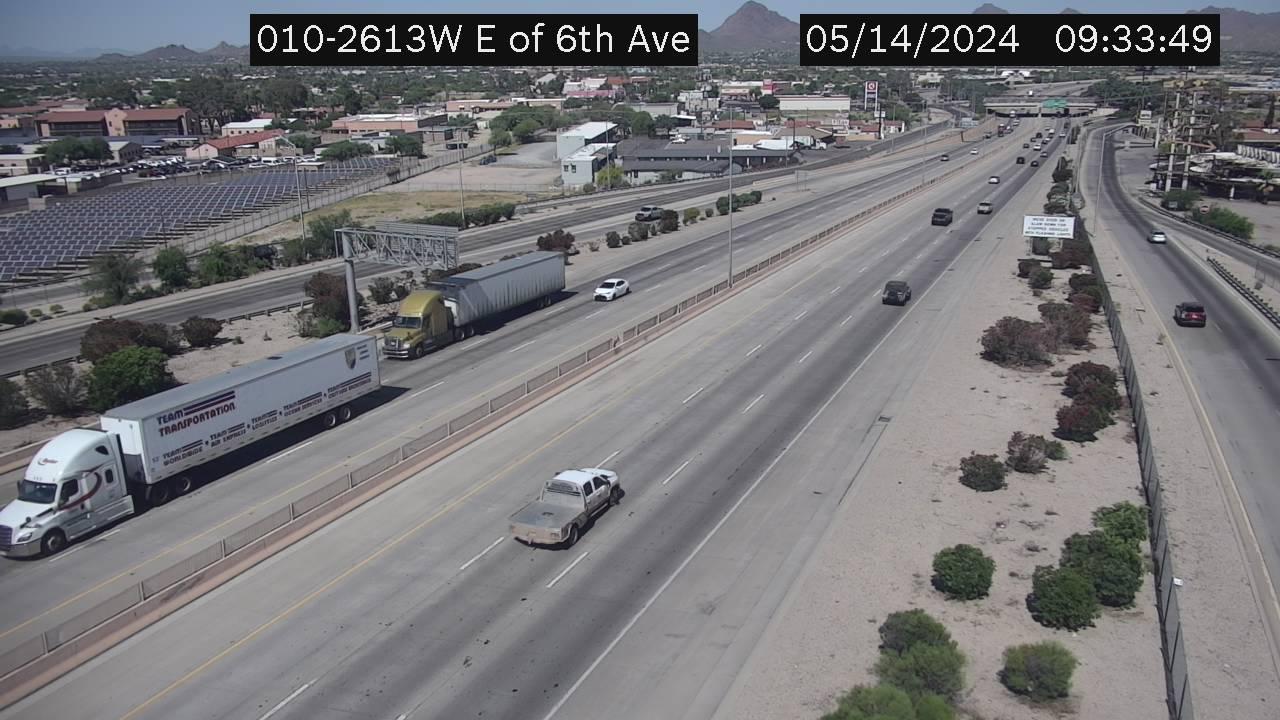 Traffic Cam Tucson › West: I-10 WB 261.30 @E of 6th Ave Player