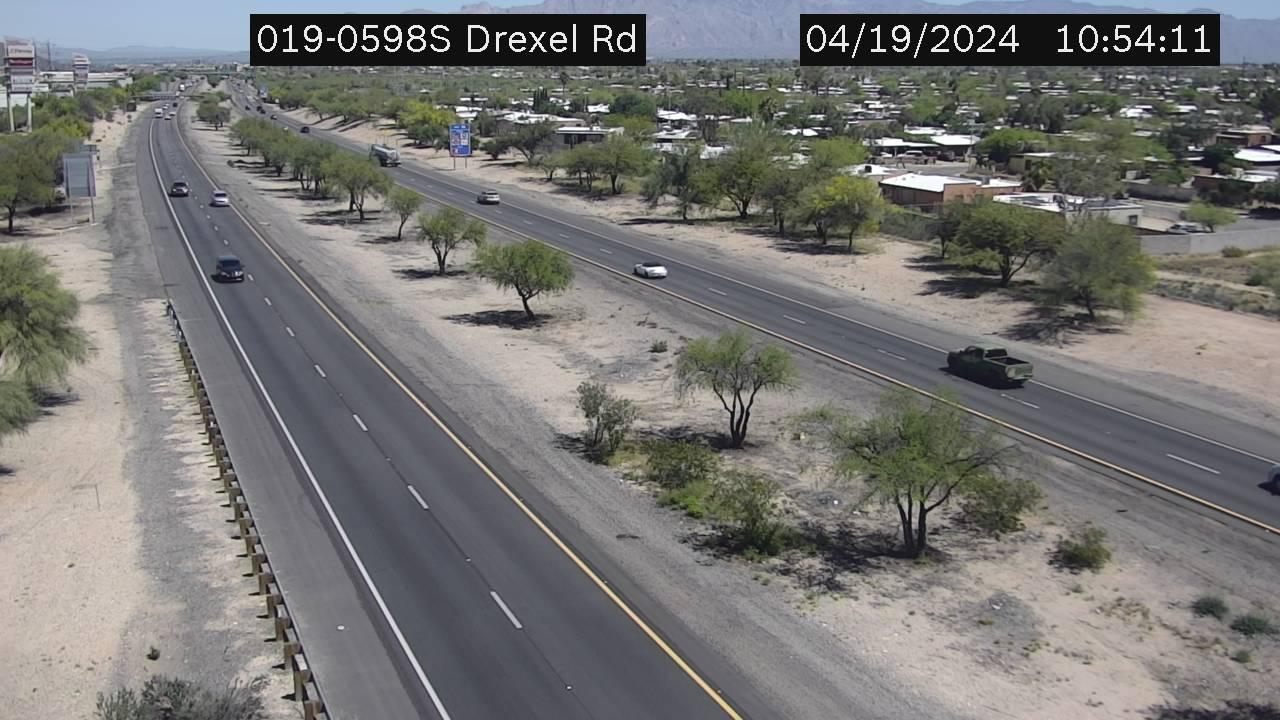 Traffic Cam Tucson › South: I-19 SB 59.80 @Drexel Rd Player