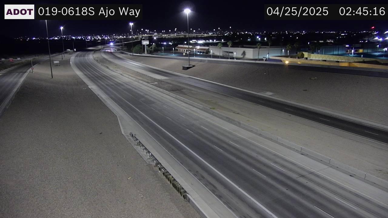 Traffic Cam Tucson › South: I-19 SB 61.80 @Ajo Way Player