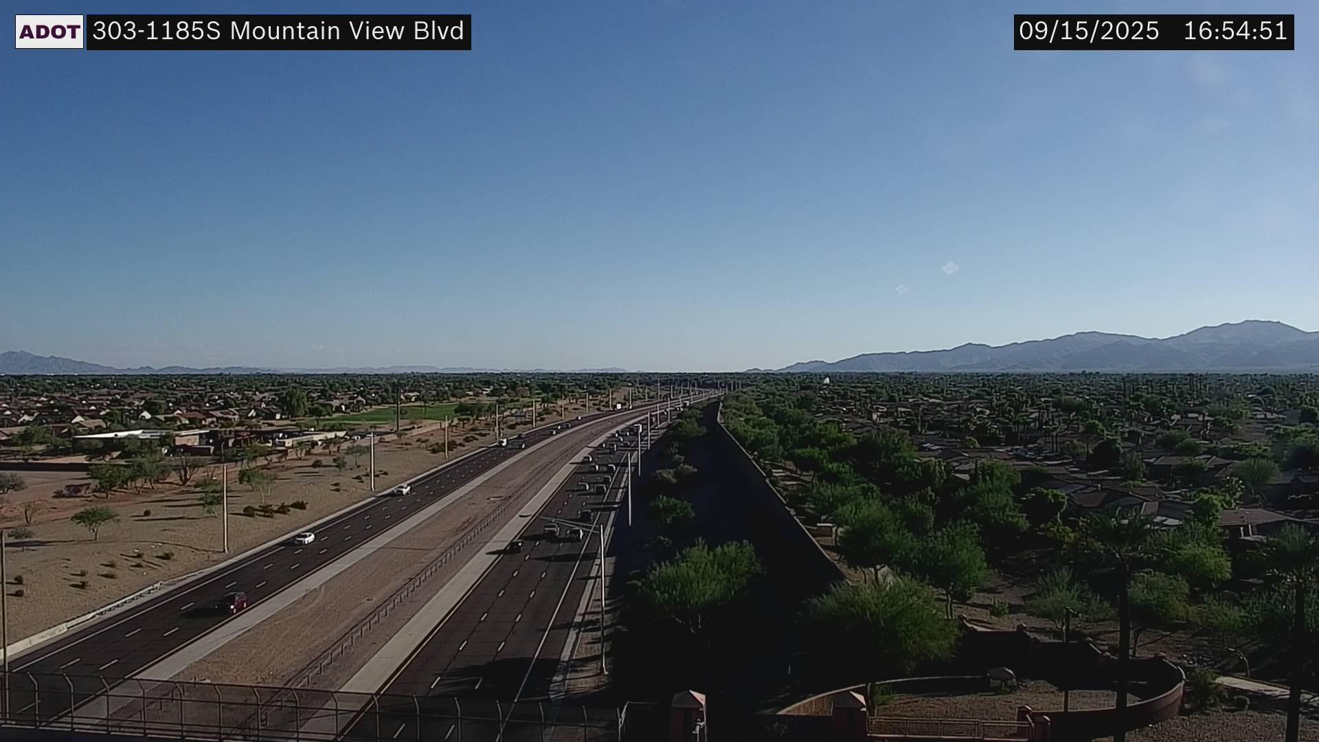 Traffic Cam Surprise › South: SR-303 SB 118.50 @Mountain View Blvd Player