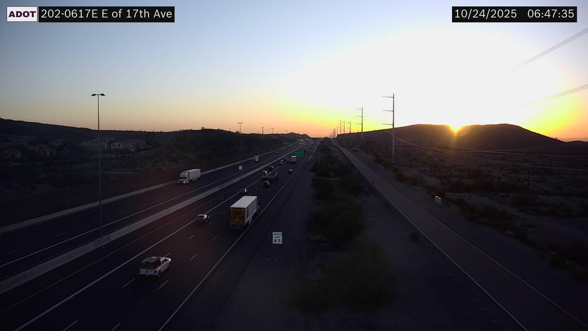 Traffic Cam Phoenix › East: SR-202 EB 61.70 @E of 17th Ave Player