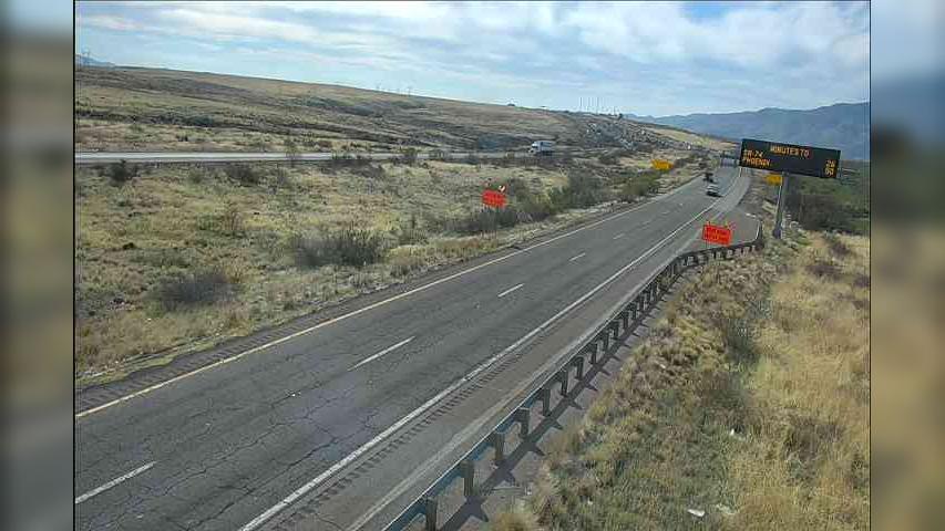 Traffic Cam Bumble Bee › South: I-17 SB 252.83 @Sunset Point Player