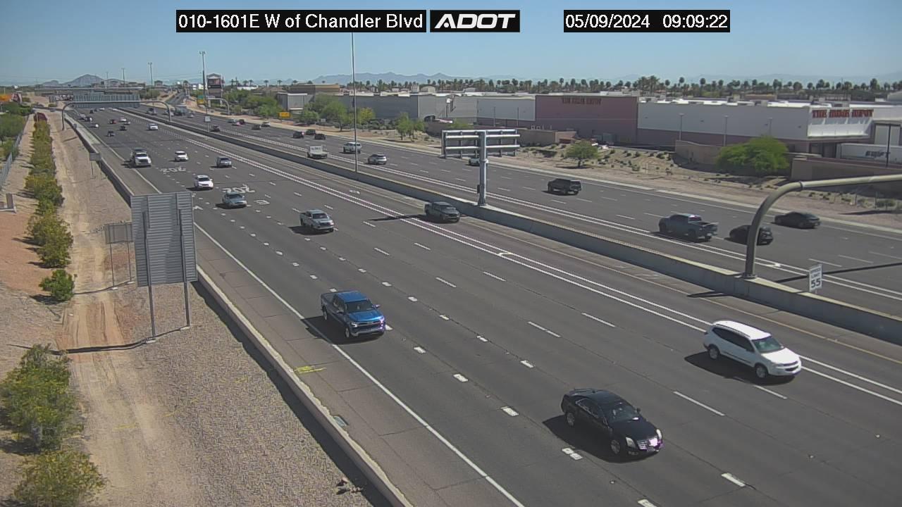 Traffic Cam Guadalupe › East: I-10 EB 160.10 @W of Chandler Blvd Player