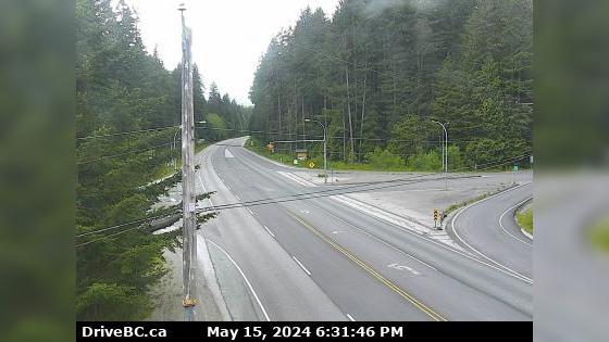 Traffic Cam Squamish › South: Hwy 99 at - Valley Rd, about 10 km north of - looking south Player