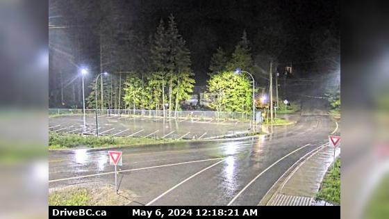 Area E › East: Hwy 3A & Hwy 31 at Busk Road near the Balfour inland ferry terminal entrance, looking at ferry parking lot Traffic Camera