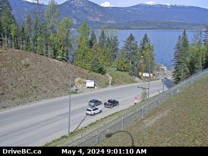 Traffic Cam Hwy-23, near the Upper Arrow Lake ferry landing at Galena Bay, looking at front of lineup. (elevation: 468 metres) <div style='font-size:8pt;font-style:italic'> <br>For inland ferry information visit <a href='http://www.th.gov.bc.ca/marine/ferry_schedules.htm' target='_blank'> Inland Ferry Schedules</a> </div> Player