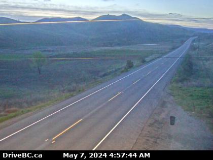 Traffic Cam Hwy-3 next to Conifryd Lake, looking east. (elevation: 597 metres) Player
